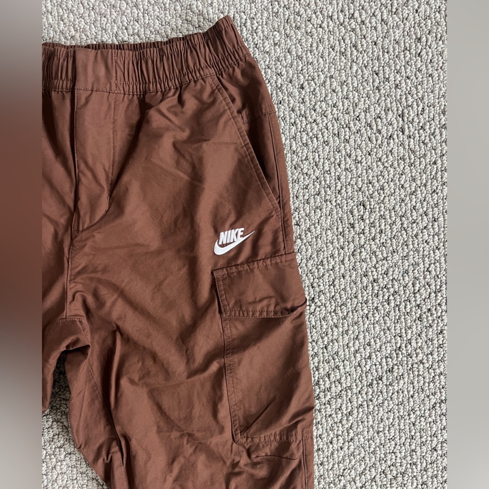 Nike Brown Cargo Pants with White Logo size medium baggy fit - Picture 4 of 6
